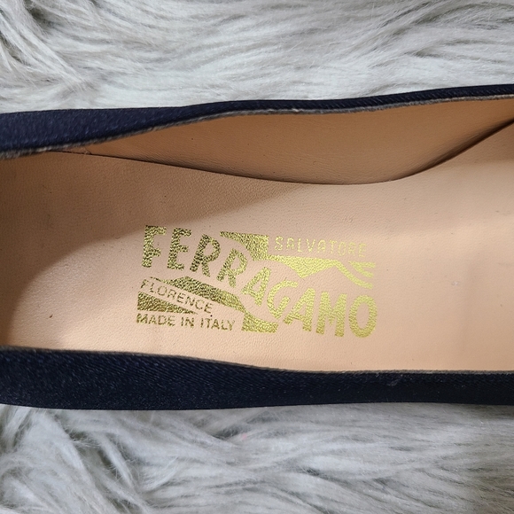 Salvatore Ferragamo 8AA Narrow Square Toe Heels - Picture 4 of 7